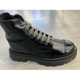 Bota tipo Martins charol piso grueso