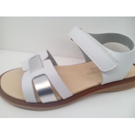 Sandalia piel blanca /plata